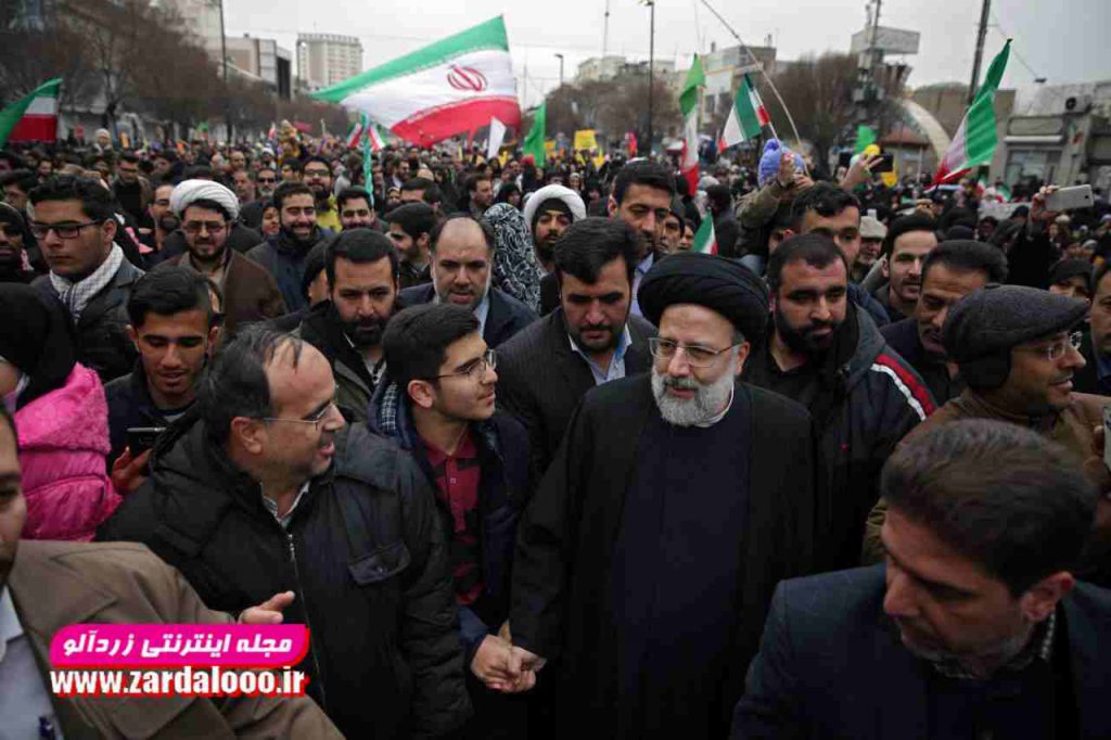 حضور حجت الاسلام رئیسی در راهپیمایی 22 بهمن مشهد