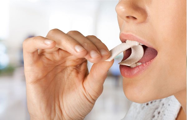 جویدن آدامس موثر در درمان بوی بد دهان